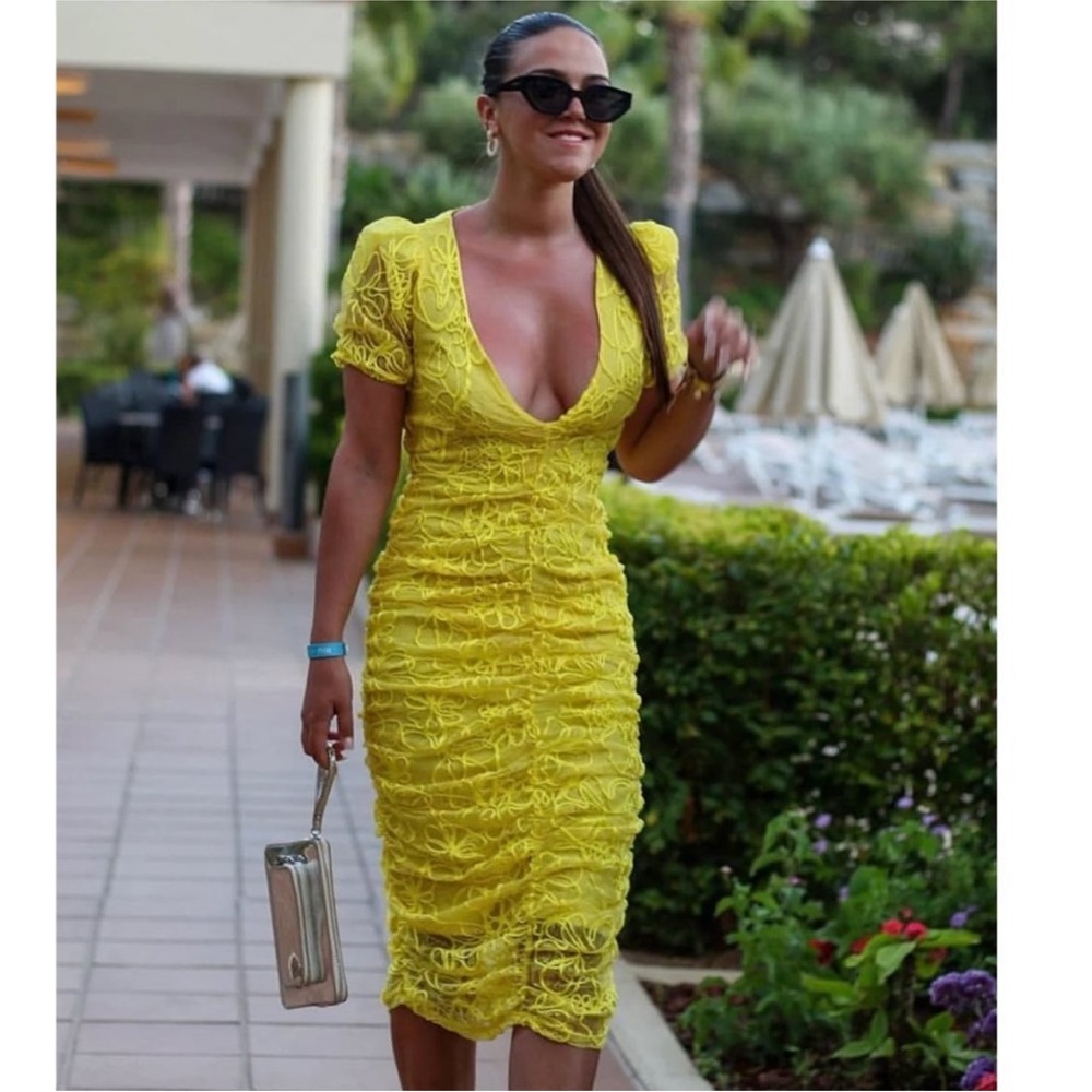 BLOGGER'S FAVE! Zara Yellow Embroidered
Lace Midi Dress